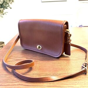 RARE Vintage Coach Penny Pocket Tan Genuine Leather Small Crossbody Bag 9755